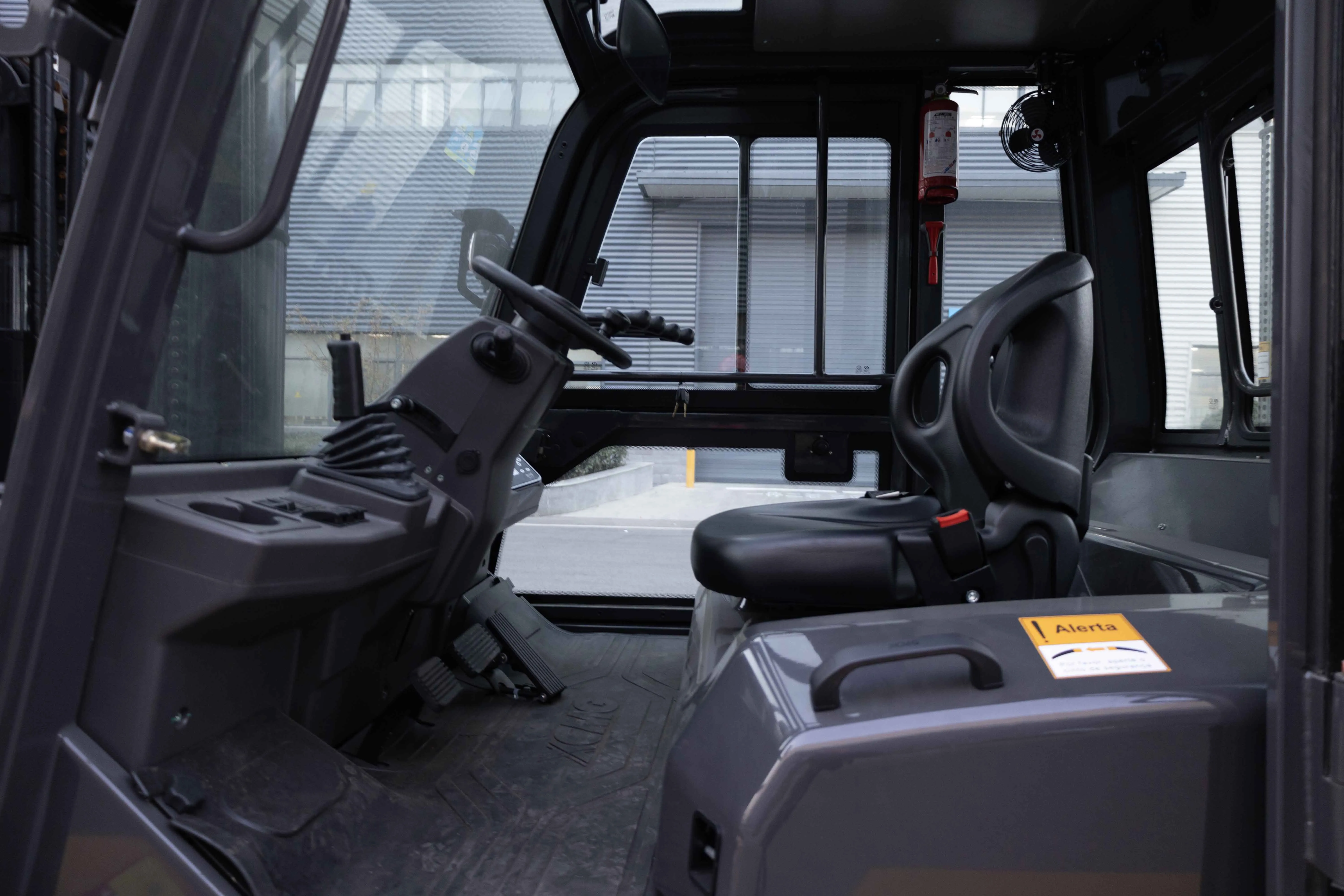 XCMG Official Xcf706K Inter Combustion Forklifts 7 Ton Diesel Fuel Forklift Truck